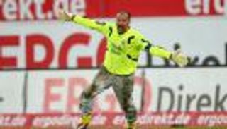 محللو التليفزيون الكندي يدعمون حارس المجر بارتداء سرواله