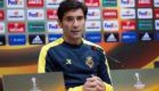 فياريال يقيل مدربه