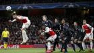 رأسيات جيرو ورقة أرسنال الرابحة في الدوري الإنجليزي.