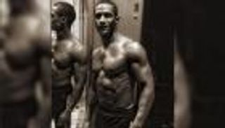 صورة.. محمد رمضان يستعرض عضلاته على "انستغرام".. وجمهوره: لا تغتر بقوتك