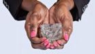 أغلى ماسة في العالم بحجم كرة تنس تبحث عن مشتر