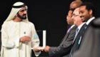 محمد بن راشد يوزع جوائز الابتكار في القمة العالمية للحكومات