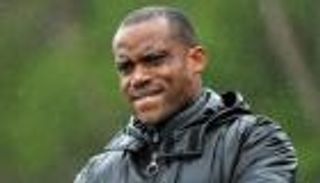 استقالة مدرب نيجيريا قبل شهر من مواجهة مصر