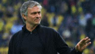 إقالة مورينيو تُثير الجدل بين مُغرِّدي "تويتر"