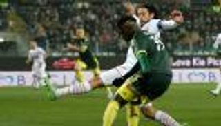 ميلان يرفض ملاحقة الكبار ويتعادل مع كاربي