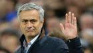 مورينيو يتجه لكرة السلة