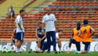 تشيلسي: خلاف مورينيو مع لاعبيه وراء إقالته