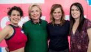 هيلاري كلينتون في مسلسل كوميدي العام القادم