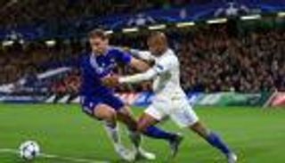 لاعب جزائري يتفوق على نجوم كرة القدم الأوروبية