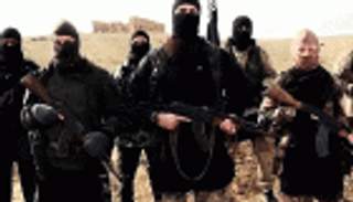 بعد الأطفال والنساء.. داعش يجند "الشيوخ" للعمليات الانتحارية