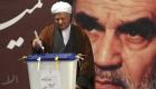 إيران تدرس استبدال المرشد الأعلى.. ورفسنجاني: "مجلس زعماء إذا دعت الحاجة"