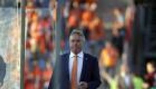 بالصور.. هيدينك يصل إلى لندن لتولي تدريب تشيلسي