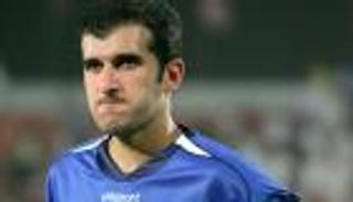 الهلال يؤجل مباراة اعتزال نجم الكويت