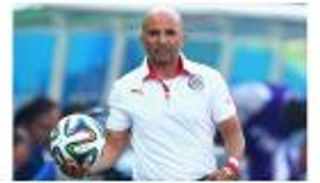 الشرط الجزائي يبقي سامباولي مدربًا للمنتخب التشيلي