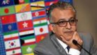 الشيخ سلمان يدرس قرارًا مهمًا في حالة فوزه بانتخابات الفيفا