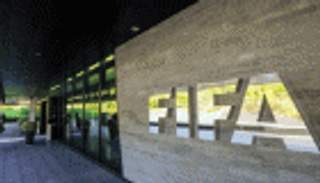 الحبس الاحتياطي لنائب رئيس الفيفا السابق بتهم غسيل الأموال والاحتيال