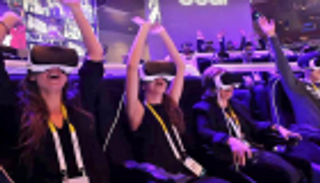 بالفيديو.. افتتاح أول سينما بدون شاشة عرض