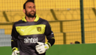 والدة حارس مرمى تستخدم الإذاعة لإعادة ابنها للعب أساسيًّا