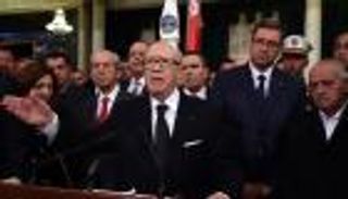 في خطاب للشعب التونسي.. السبسي ينتقد حزبه ويدعو إلى 