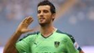 الأهلي السعودي ينتظر أهداف السومة بعد إجازة زواج