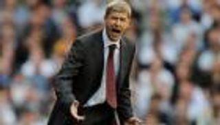 فينجر يطالب