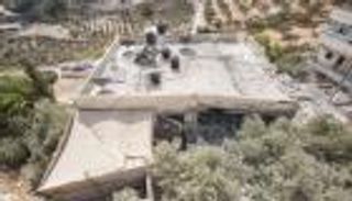 الاحتلال يفجر منزل شهيد بالقدس ويعتقل أكثر من 30 بالضفة