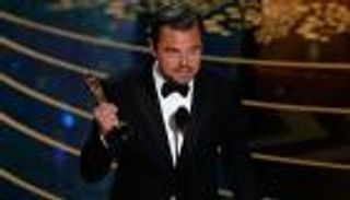 دي كابريو يفوز بالأوسكار بعد ربع قرن تمثيل