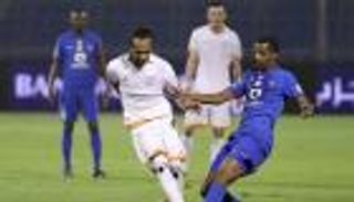 الهلال يكتسح الشباب ويصطدم بالأهلي في نهائي كأس ولي العهد