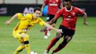 الأهلي يقترب من الصدارة بتعادله مع الوصل في الدوري الإماراتي