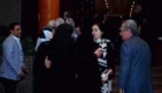 صور.. ما سر تغيُّب خطيب الفنانة هبة مجدي عن عزاء والدها؟