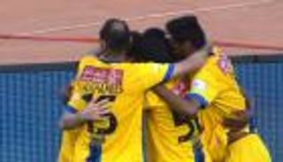 التعاون يحتكر مئويات الدوري السعودي