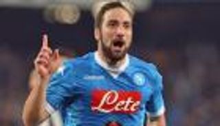 دوري الأبطال يهدد يونايتد بضياع صفقة هيجواين