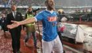 رئيس نابولي: هيجواين لم يحترم جمهور الفريق