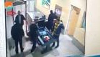 (خاص) السجل الإجرامي لخاطف الطائرة.. 16 قضية تزوير ونصب