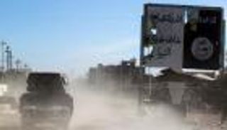  إصابة المساعد الأول لزعيم "داعش" في غارة عراقية على الحدود مع سوريا 