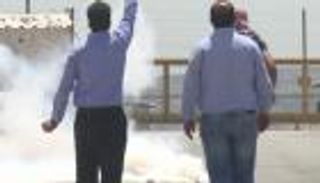 بالفيديو.. تظاهرة أمام "عوفر" تضامنا مع الأسرى الفلسطينيين