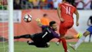 بالفيديو.. حكم بيرو والبرازيل يحتسب هدف