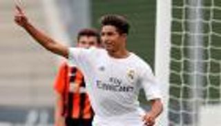 مدافع الريال يقترب من ارتداء قميص المنتخب المغربي