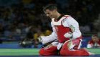 بالصور: أبو غوش يهدي الأردن أول ذهبية في تاريخها الأوليمبي