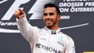 هاميلتون يتصدر آخر جولات التجارب الحرة لسباق بريطانيا