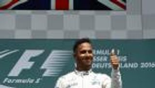 هاميلتون يتوج بسباق ألمانيا ويعزز صدارته لـ