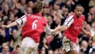 نجم أرسنال السابق يفضل الصين على خلافة هنري