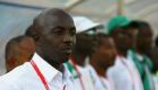 سياسيا يقود نيجيريا أمام مصر بتصفيات إفريقيا