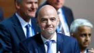 انتخاب الرئيس التاسع ينهي 9 أشهر من فضائح الفيفا