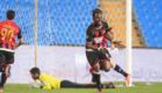 بالفيديو.. لاعب الرائد 