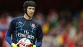 تشيك يعلن عودته إلى تدريبات أرسنال