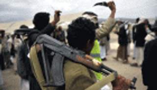 الانقلابيون يحشدون مقاتليهم إلى تعز والضالع وحدود السعودية