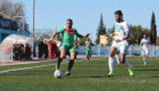 نجم مولودية الجزائر يؤكد استعداده للمخاطرة من أجل الفريق