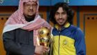 حسين عبد الغني باق مع النصر ولن يعتزل