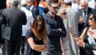 قائد منتخب فرنسا يبكي في تأبين ضحايا نيس